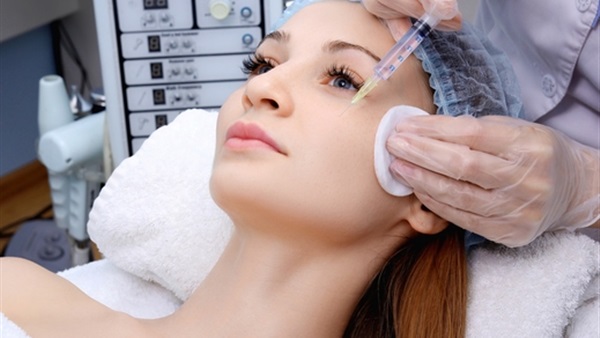 مخاطر عمليات التجميل على المرأة مخاطر عمليات التجميل على المرأة