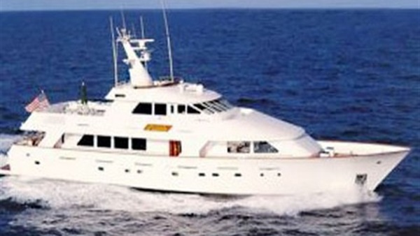 إنقاذ «لنش» على متنه 9 أشخاص بينهم أمريكيين بالغردقة