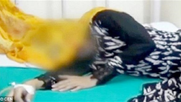 امرأة تتعرض للاغتصاب من قبل نفس المجموعة بعد خروجهم من السجن امرأة تتعرض للاغتصاب من قبل نفس المجموعة بعد خروجهم من السجن