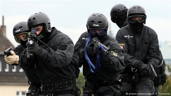 الشرطة الألمانية: 6 مسلحين شاركوا باطلاق النار بميونيخ الشرطة الألمانية: 6 مسلحين شاركوا باطلاق النار بميونيخ