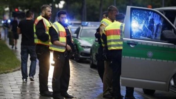 دولة الكويت تدين حادث الإعتداء على المركز التجاري في ميونيخ دولة الكويت تدين حادث الإعتداء على المركز التجاري في ميونيخ