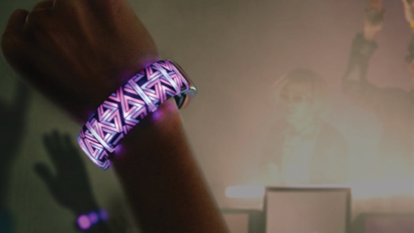 تعرف على أول رباط ذكي يضيئ بالإعتماد على مزاج المستخدم 