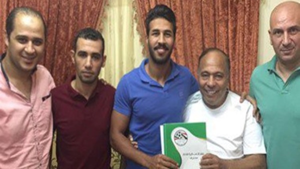 رسمياً.. الإسماعيلي يتعاقد مع مدافع الأهلي رسمياً.. الإسماعيلي يتعاقد مع مدافع الأهلي