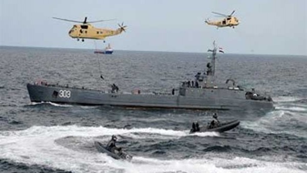 القوات البحرية تنجح في إنقاذ 14 مصريًا من الغرق بالغردقة القوات البحرية تنجح في إنقاذ 14 مصريًا من الغرق بالغردقة