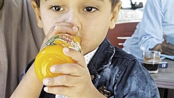 «زياد» عمره 3 سنوات ومتهم بالسرقة ومقاومة السلطات