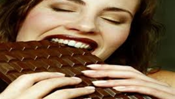 المرأه تنجذب للسكريات أكثر من الرجل