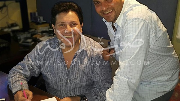 بالصورة.. هاني شاكر يتعاقد مع شركة «قنوات» بالصورة.. هاني شاكر يتعاقد مع شركة «قنوات»