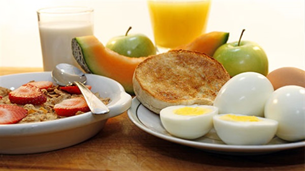 الاستغناء عن وجبة الفطار يضر بالصحة على عكس ما هو معتقد