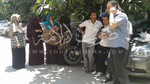 بالصور.. قدامى التربويين ينظمون وقفة إحتجاجية أمام «مجلس الوزراء»