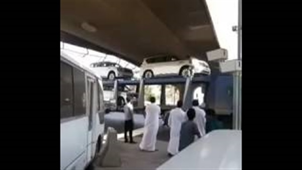 بالفيديو.. شاحنة محملة بسيارات تصطدم بكوبري في «مكة» بالفيديو.. شاحنة محملة بسيارات تصطدم بكوبري في «مكة»
