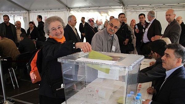 تركيا تبدأ الانتخابات النيابية المبكرة بعد فشل تشكيل حكومة ائتلافية