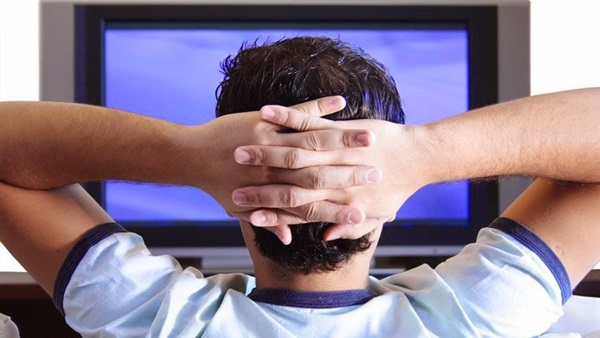 مشاهدة التلفزيون لساعات طويلة قد يزيد خطر الوفاة