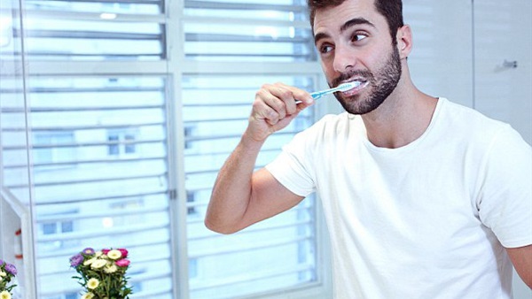 أشهر 3 خرافات عن أسباب «رائحة الفم الكريهة» أشهر 3 خرافات عن أسباب «رائحة الفم الكريهة»