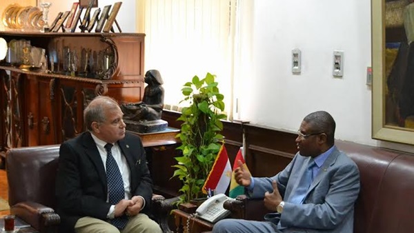 «زهران» يستقبل سفير غينيا لتفعيل مذكرة التفاهم الموقعة بين الطرفين