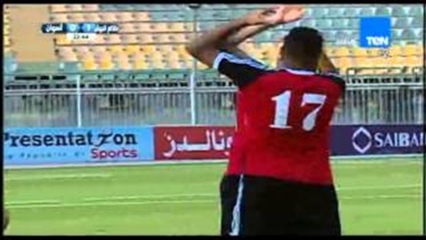 بالفيديو.. أسوان يفاجئ الجميع بتعادل ثمين مع الجيش بالفيديو.. أسوان يفاجئ الجميع بتعادل ثمين مع الجيش
