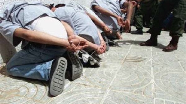 ضبط 4 أشخاص بالإسكندرية لممارستهم الاتجار غير المشروع 