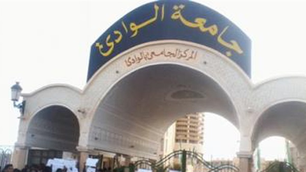 بالفيديو.. تعليق ناري لـ«مذيع العاصمة» على غرفة دعارة «مجمع التحرير» بالفيديو.. تعليق ناري لـ«مذيع العاصمة» على غرفة دعارة «مجمع التحرير»