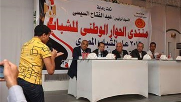 محافظ بورسعيد لـ«الشباب»: «مكتبي مفتوح ليكم ولأفكاركم» محافظ بورسعيد لـ«الشباب»: «مكتبي مفتوح ليكم ولأفكاركم»