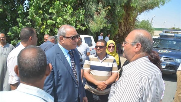 بالصور.. محافظ المنيا يتفقد أعمال الرصف والتشجير بمدخل قرية تله بالصور.. محافظ المنيا يتفقد أعمال الرصف والتشجير بمدخل قرية تله