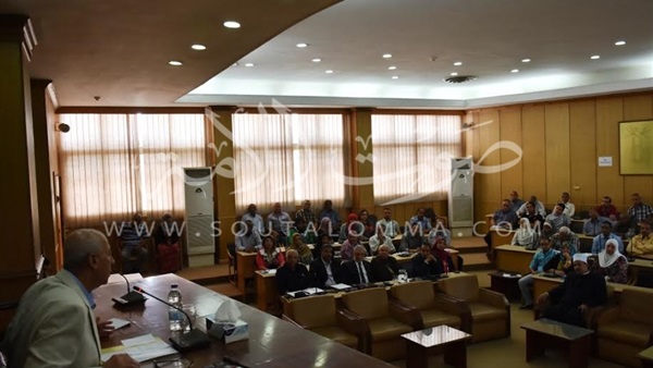 بالصور.. محافظ أسوان يترأس اجتماع المجلس التنفيذي بالصور.. محافظ أسوان يترأس اجتماع المجلس التنفيذي