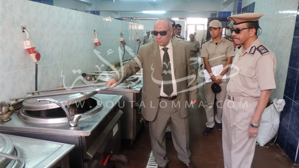 بالصور.. مدير الأمن يتفقد كمائن مدينة أسوان بالصور.. مدير الأمن يتفقد كمائن مدينة أسوان
