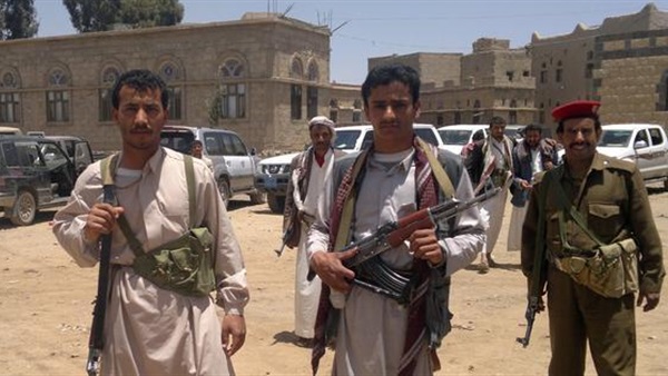 بالفيديو.. الحوثيون يحتلون بلدة «حتيرة» السعودية بالفيديو.. الحوثيون يحتلون بلدة «حتيرة» السعودية