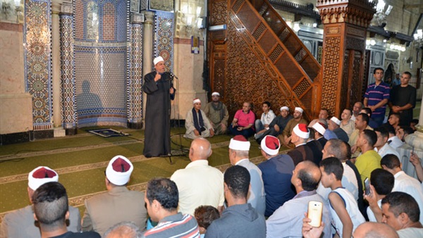 إمام مسجد مصطفى محمود يبدأ تطبيق الخطبة المكتوبة إمام مسجد مصطفى محمود يبدأ تطبيق الخطبة المكتوبة