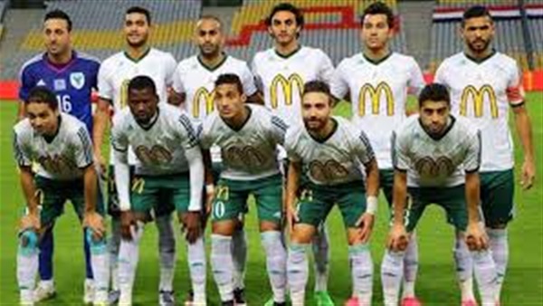 «المصري» يمنح لاعبيه مكافآت مالية بعد العودة للكونفدرالية الإفريقية «المصري» يمنح لاعبيه مكافآت مالية بعد العودة للكونفدرالية الإفريقية