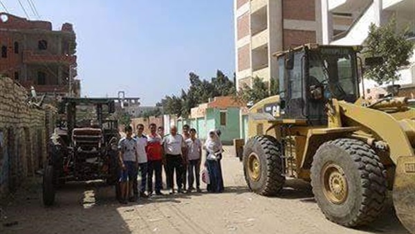 بالصور..«رئاسة الحسينية» تقود حملات نظافة مكبرة علي القرى