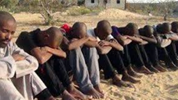 الأمن يحبط محاولة تسلل 51 شخصا إلى ليبيا عن طريق السلوم الأمن يحبط محاولة تسلل 51 شخصا إلى ليبيا عن طريق السلوم