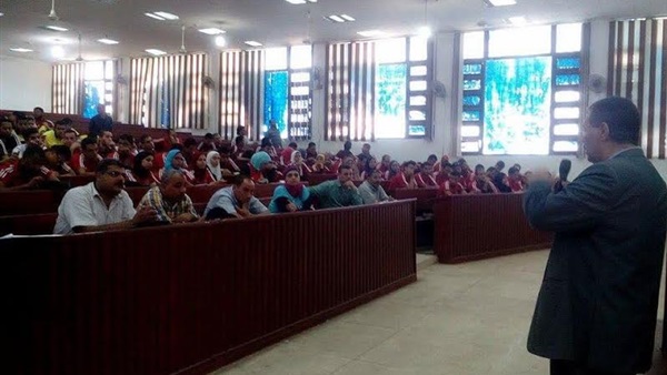 بالصور.. جامعة القناة تستضيف ملتقيات معهد إعداد القادة