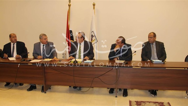 محافظ بني سويف يلتقي رئيس هيئة التنمية الصناعية لبحث إنشاء مجمع صناعي محافظ بني سويف يلتقي رئيس هيئة التنمية الصناعية لبحث إنشاء مجمع صناعي