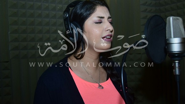 بالصور.. إيمان عبد العزيز تعيش «حالة وجع»