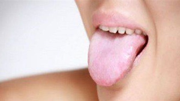 4 مكونات طبيعية لعلاج مشكلة اللسان الأبيض 4 مكونات طبيعية لعلاج مشكلة اللسان الأبيض