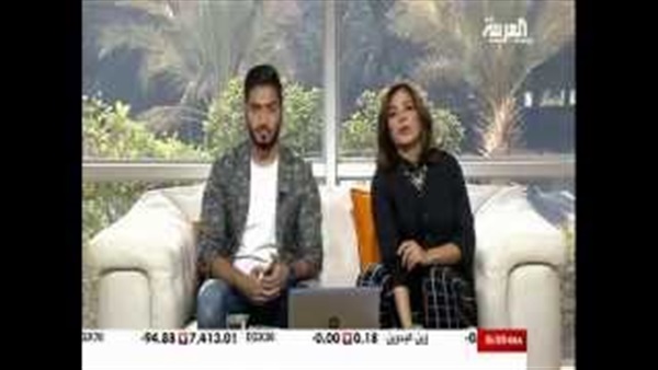 بالفيديو..مذيعة "العربية" تتعرض لموقف محرج على الهواء بالفيديو..مذيعة "العربية" تتعرض لموقف محرج على الهواء