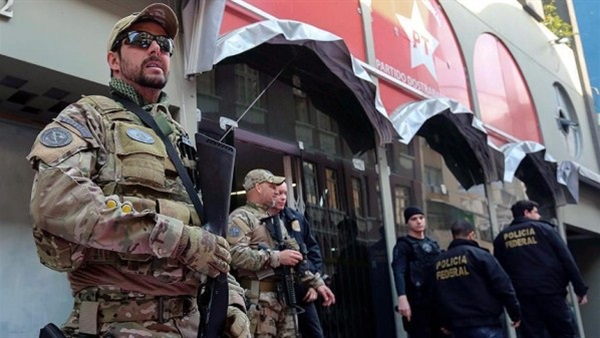 الشرطة البرازيلية تعتقل شخصين يشتبه بصلتهما بداعش
