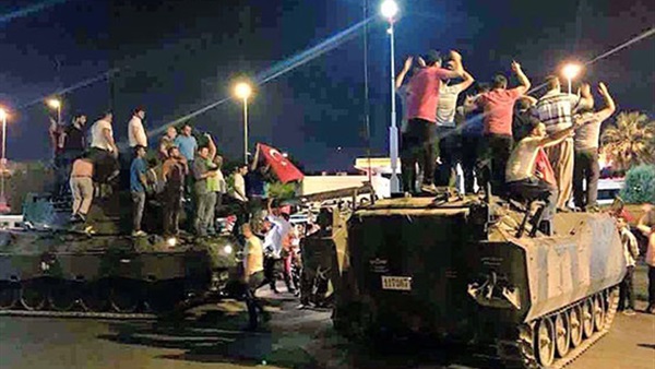 صحفي تركي: «الإنقلاب مسرحية دبرها أردوغان» صحفي تركي: «الإنقلاب مسرحية دبرها أردوغان»