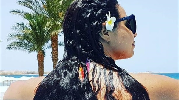 «نسرين أمين» تفاجئ جمهورها بصورة بالمايوه «نسرين أمين» تفاجئ جمهورها بصورة بالمايوه