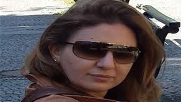 مذيعة توجه رسالة إلى «حرامي» على الهواء مذيعة توجه رسالة إلى «حرامي» على الهواء