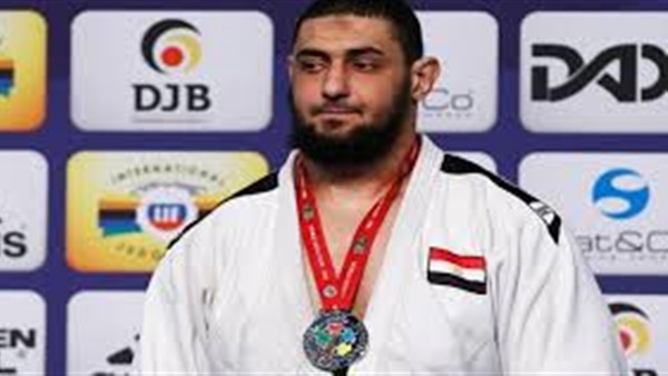 إعادة «الشهابي» إلى مصر لرفضه مصافحة لاعب إسرائيلي إعادة «الشهابي» إلى مصر لرفضه مصافحة لاعب إسرائيلي