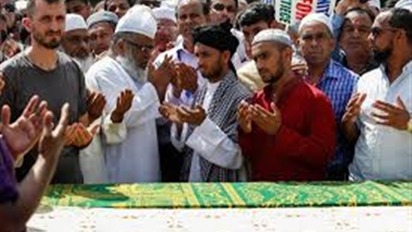 المئات يشيعون "إمام نيويورك" القتيل المئات يشيعون "إمام نيويورك" القتيل