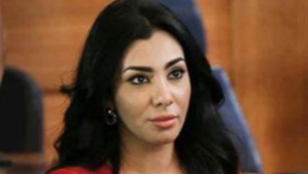 ميرهان حسين تنشر صورة برفقة شقيقتها الصغرى «نادين»