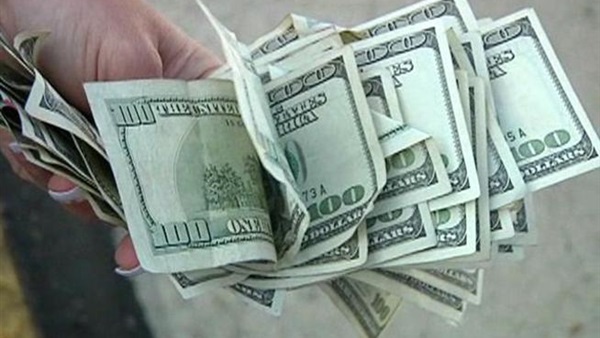 ضبط عامل أثناء مزاولته الاتجار في النقد الأجنبي بسوهاج