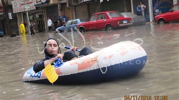بالصور..غرق منازل الإسكندرية في مياة الأمطار و"القوارب" للعبور بالصور..غرق منازل الإسكندرية في مياة الأمطار و"القوارب" للعبور