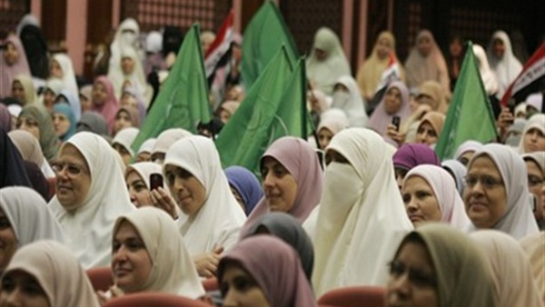 سلسلة بشرية لنساء الإرهابية بدمياط
