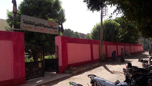 بالصور.. إنطلاق حملة تجميل المدارس بمدينة السباعية بأدفو بالصور.. إنطلاق حملة تجميل المدارس بمدينة السباعية بأدفو