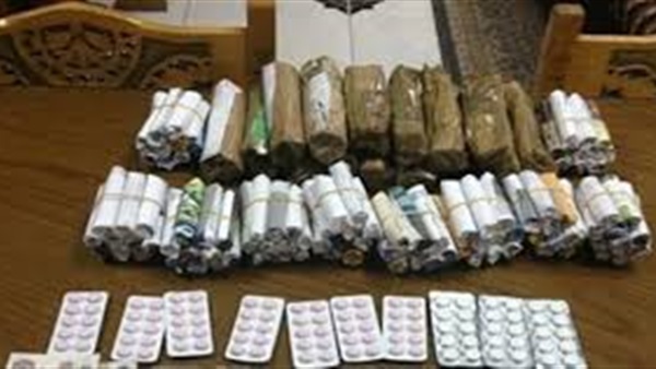 القبض على تاجر مخدرات بحوزته 48 قطعة حشيش بالمنيا القبض على تاجر مخدرات بحوزته 48 قطعة حشيش بالمنيا