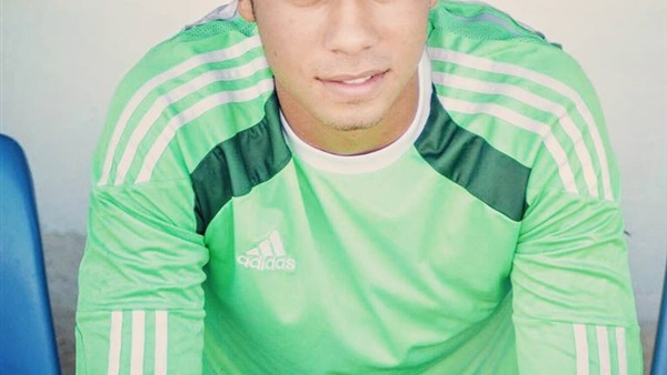 أيمن رجب حارس عرين الإسماعيلي يتماثل للشفاء و يعود للمشاركة بالتدريبات