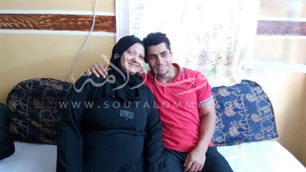 والدة البطل الأوليمبى بالفيوم: صرفت كل ما أملك ليسعد المصريين والدة البطل الأوليمبى بالفيوم: صرفت كل ما أملك ليسعد المصريين