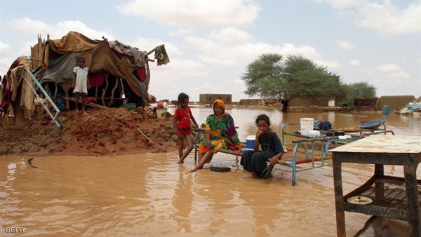 العاهل السعودي يوجه بتقديم 200 طن مساعدات لمتضرري الفيضانات بالسودان العاهل السعودي يوجه بتقديم 200 طن مساعدات لمتضرري الفيضانات بالسودان
